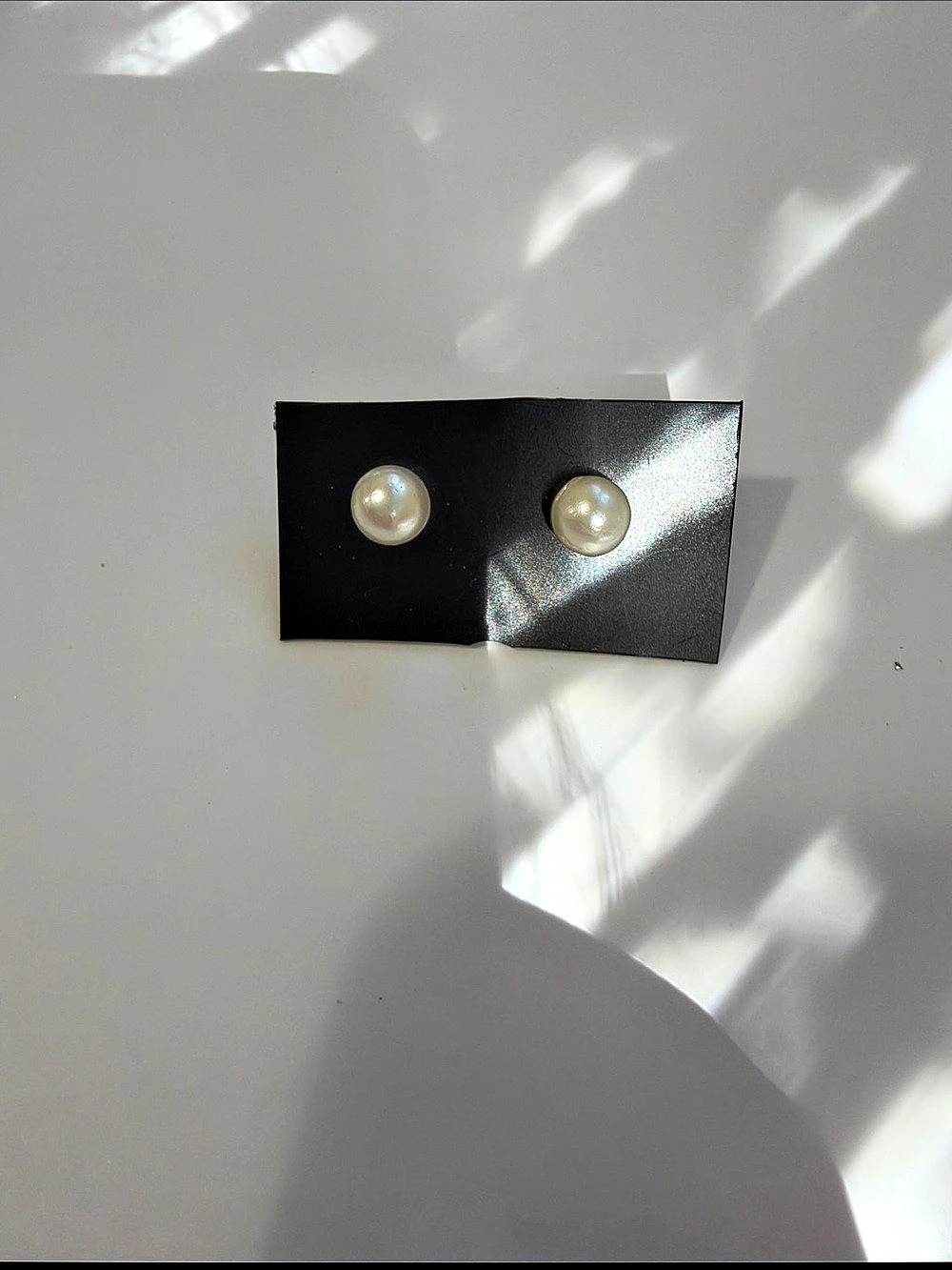 Pearl-Style Stud Earrings in White & Gold Like New